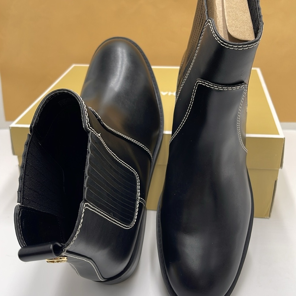 Michael Kors ELLA FLAT BOOTIE
FAUX LEATHER
49F4ELFE5L
BLACK - Picture 12 of 16